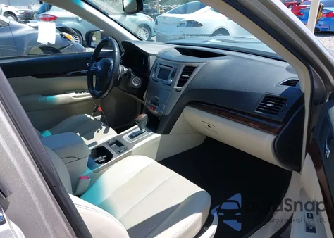 2014 Subaru Legacy 2.5I Limited из США, поврежденный, VIN 4S3BMBL65E3018282